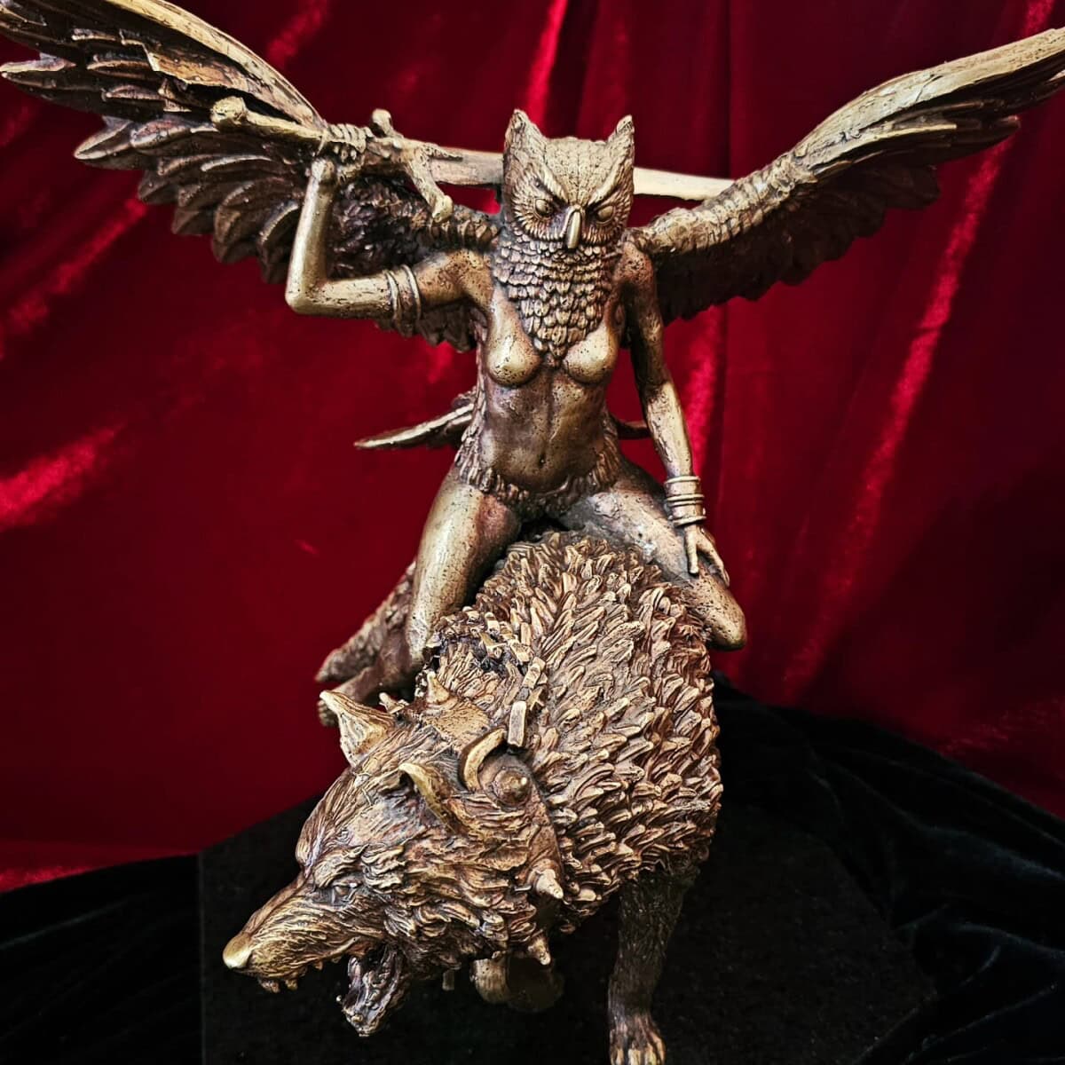 Estátua de Andras em Bronze